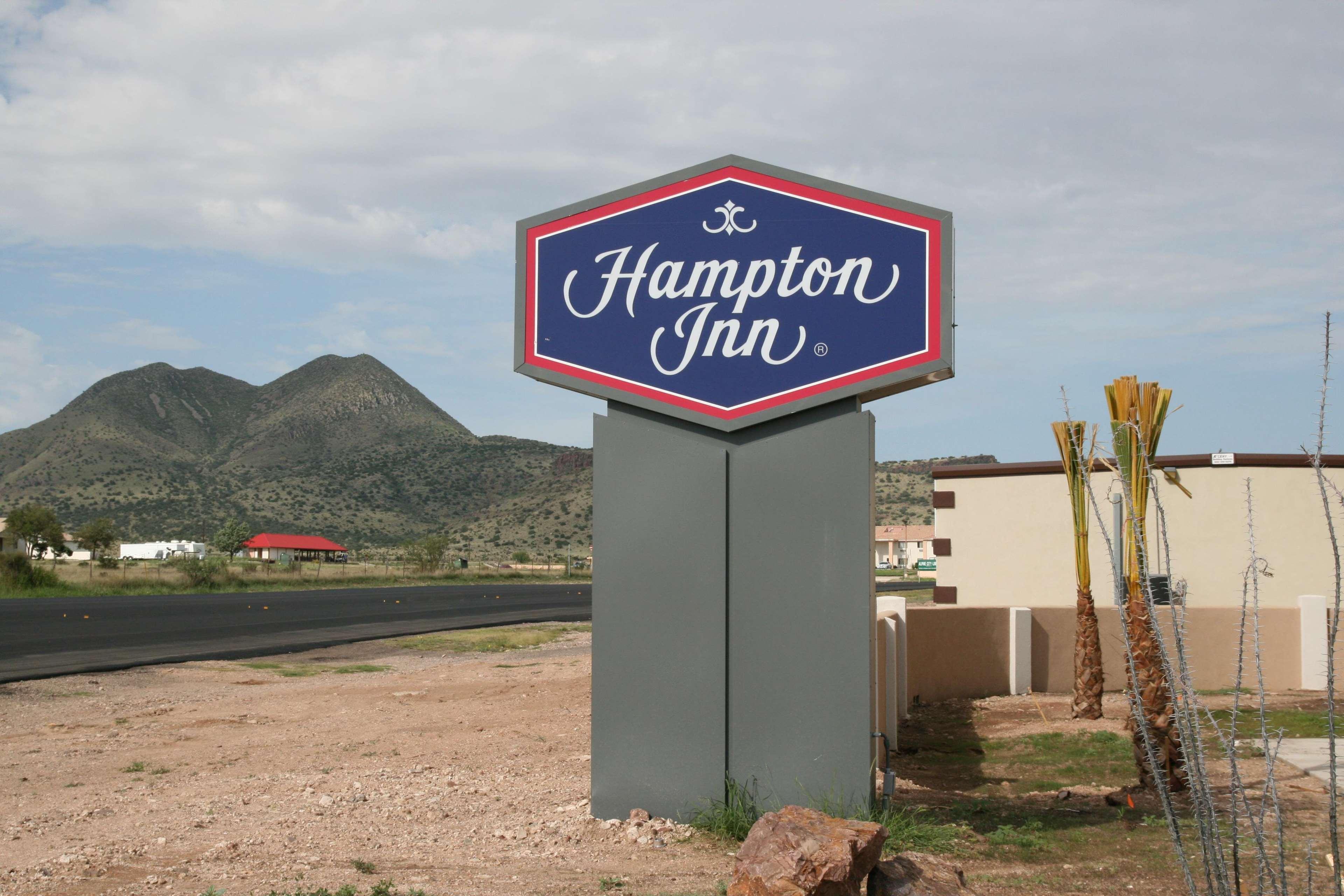 Hampton Inn Alpine Exteriör bild